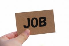 ベテラン指導の下で学ぶ機械メンテナンス